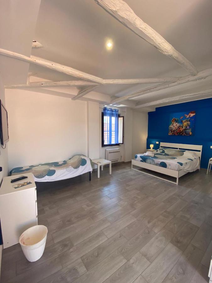 La Conchiglia 2.0 Bed & Breakfast โซเวราโต มาริน่า ภายนอก รูปภาพ